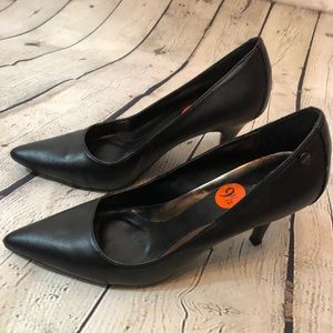 NWOT Calvin Klein 9 1/2 Feaux leather heels